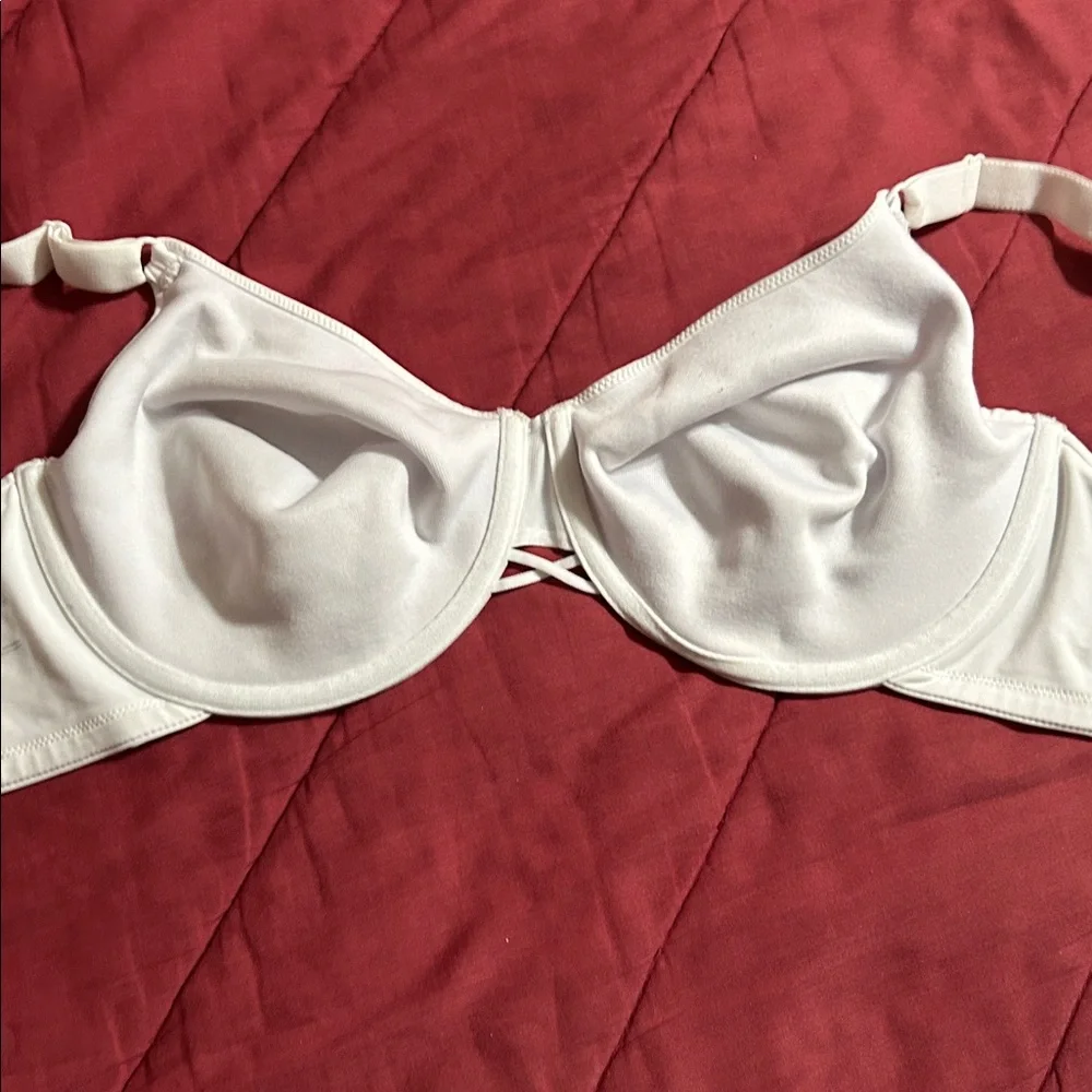 Vanity Fair sz 38DD White, Underwire, 3 Hook and Eye Bra